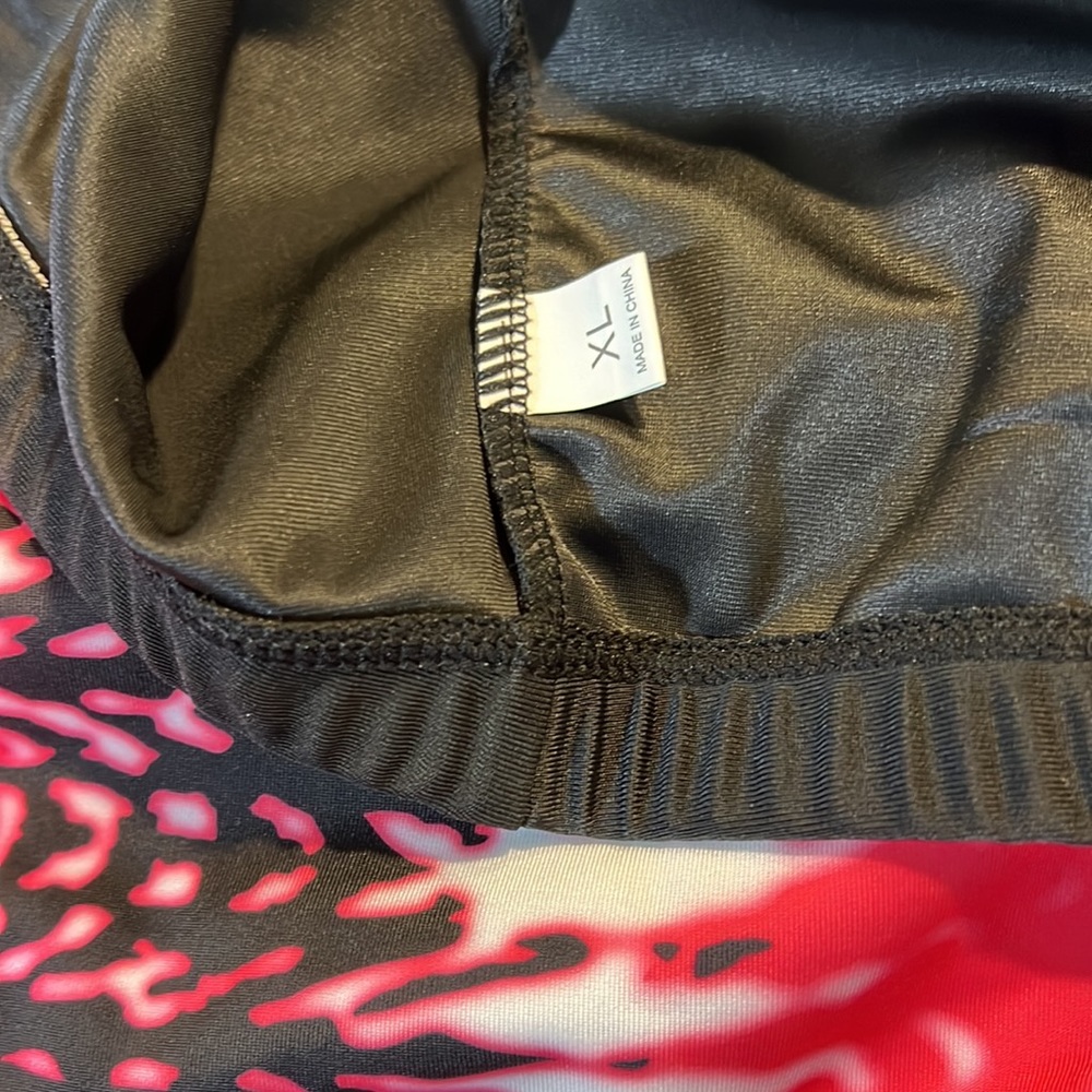 Tankini 2pc pink & black XL short set W/ silver tone accent by Zulily. - Picture 10 of 10